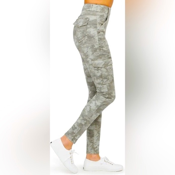 Spanx Stretch Twill Ankle Cargo Pants - Picture 1 of 9